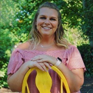 Meet your Posher, Danielle